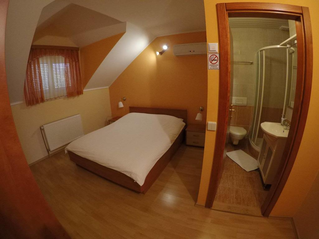 佩希恩罗迪住宿加早餐旅馆 Gornja Stubica 外观 照片
